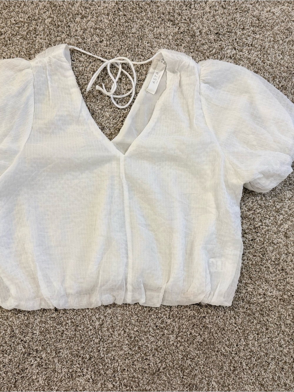 Astr White V-Neck Puff Sleeve Cropped Blouse